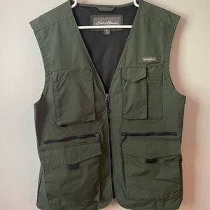 *New without tags* Eddie Bauer lightweight vest. Size M.